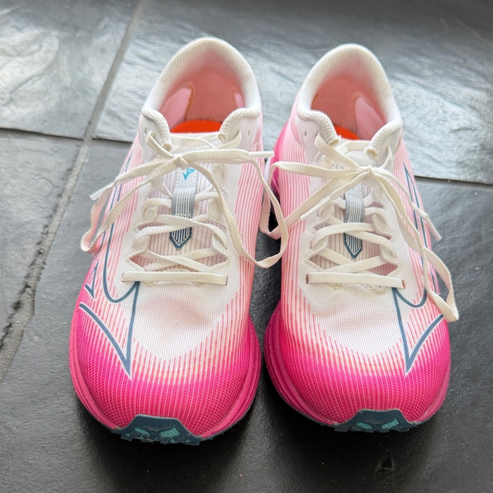 EUC Mizuno Wave Rebellion Flash Running Shoes